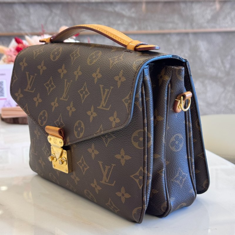 *SHIHNA名牌精品* LV M40780 經典帆布郵差包-9