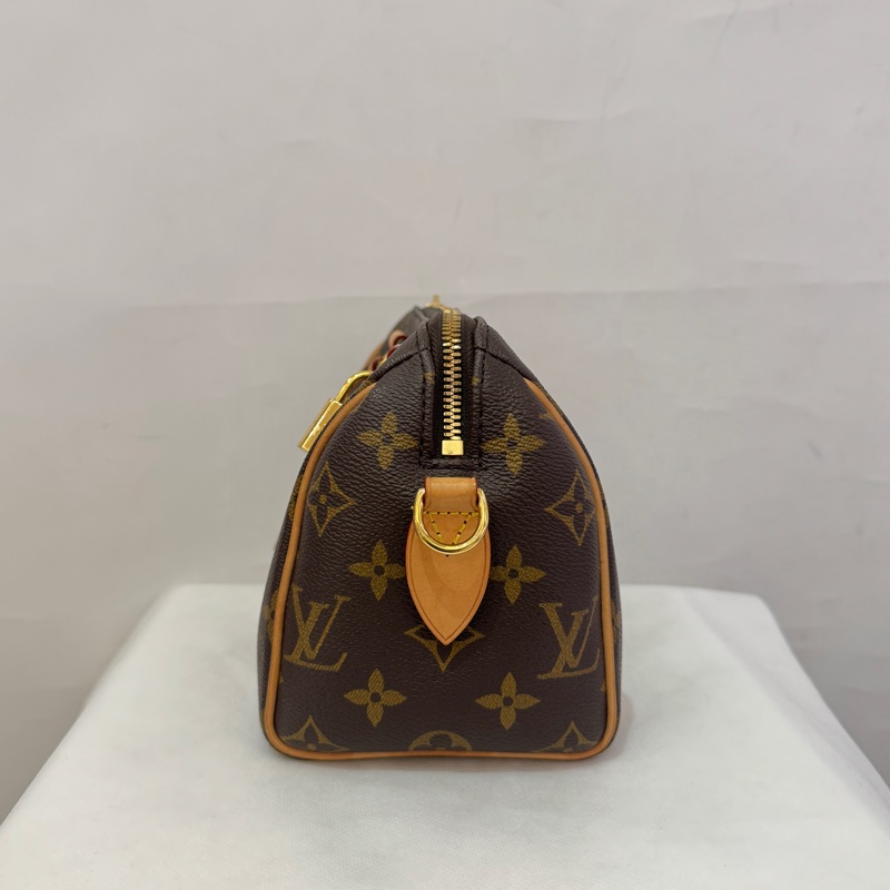 LOUIS VUITTON speedy20奶茶色背帶-1