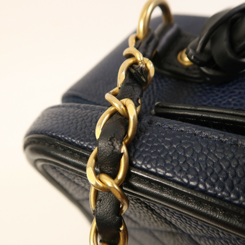 CHANEL 牛皮皮革Filigree Vanity Case金扣手挽肩背兩用袋-18