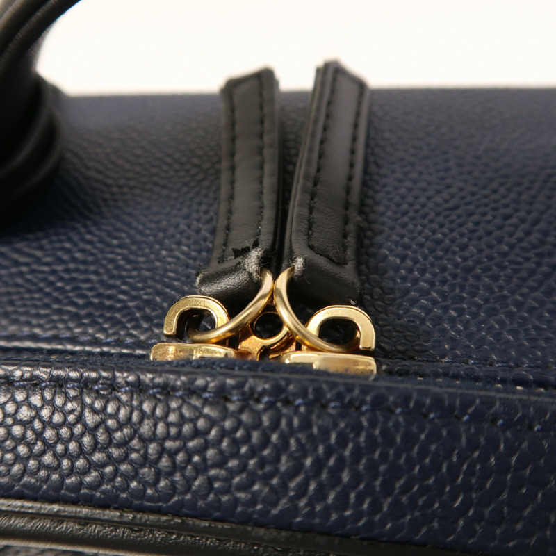 CHANEL 牛皮皮革Filigree Vanity Case金扣手挽肩背兩用袋-19