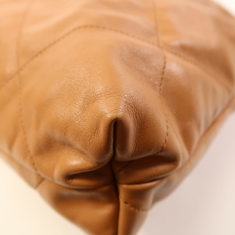 CHANEL 牛皮皮革Chanel 22 Medium金扣鏈帶肩背袋-6