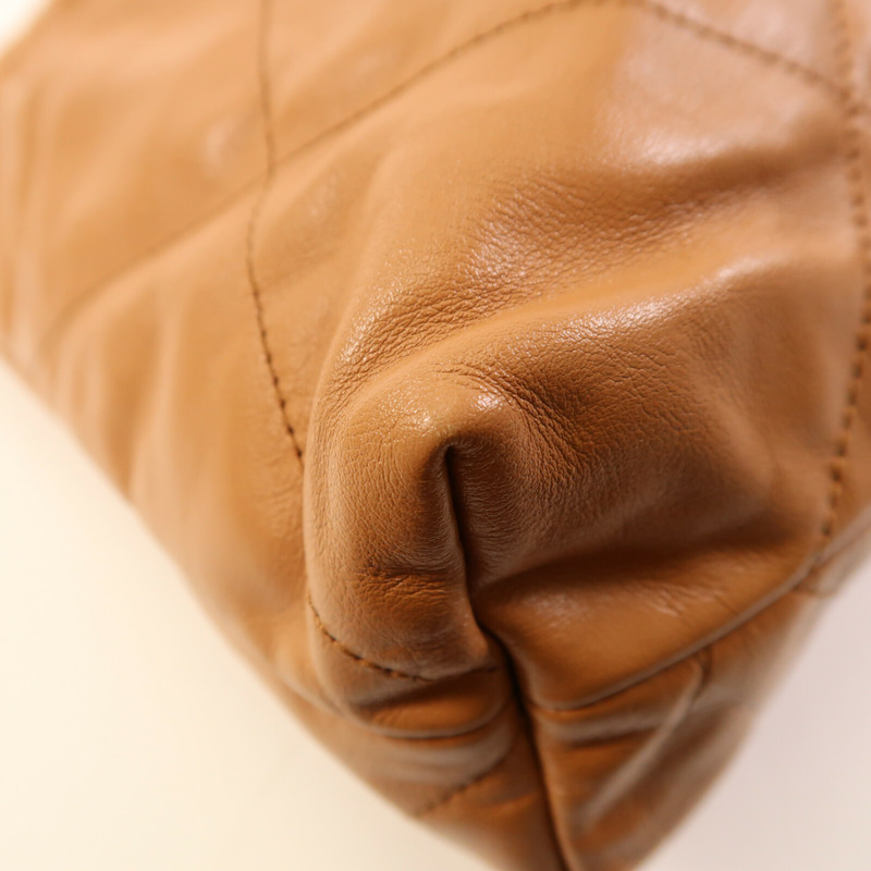 CHANEL 牛皮皮革Chanel 22 Medium金扣鏈帶肩背袋-7