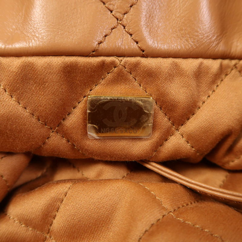 CHANEL 牛皮皮革Chanel 22 Medium金扣鏈帶肩背袋-18