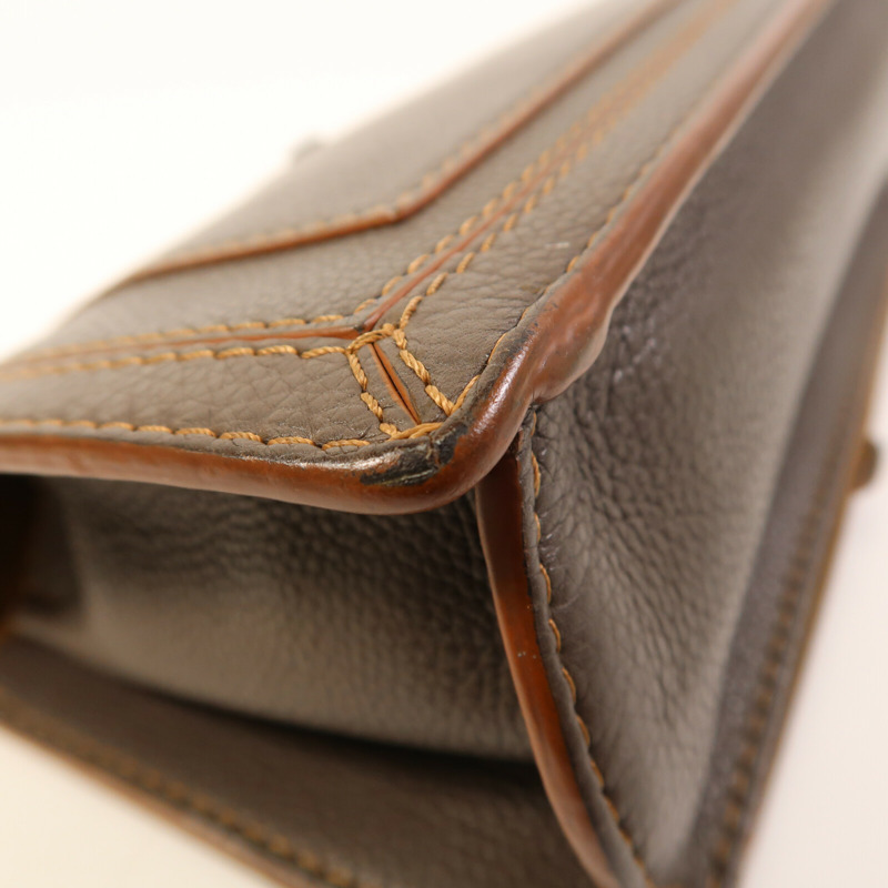 LOEWE 牛皮皮革Barcelona Medium金扣肩背袋-7