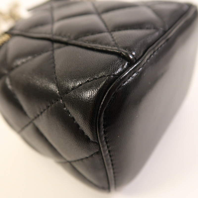 CHANEL 羊皮皮革Mini Vanity Case金扣鏈帶肩背袋-7