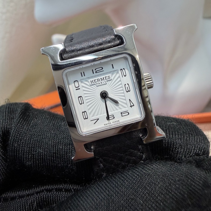 Hermes Heure H Noir small size 25mm 精鋼石英女錶 XB948-2