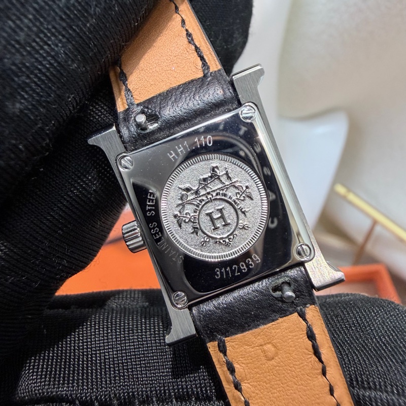Hermes Heure H Noir small size 25mm 精鋼石英女錶 XB948-3