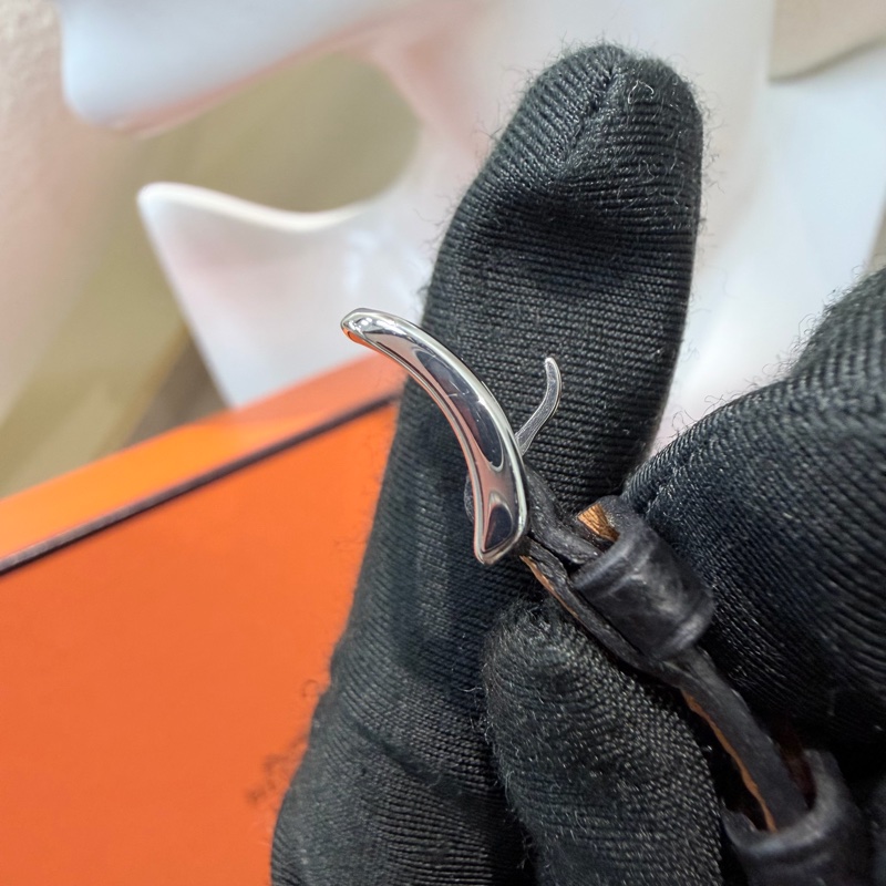 Hermes Heure H Noir small size 25mm 精鋼石英女錶 XB948-18