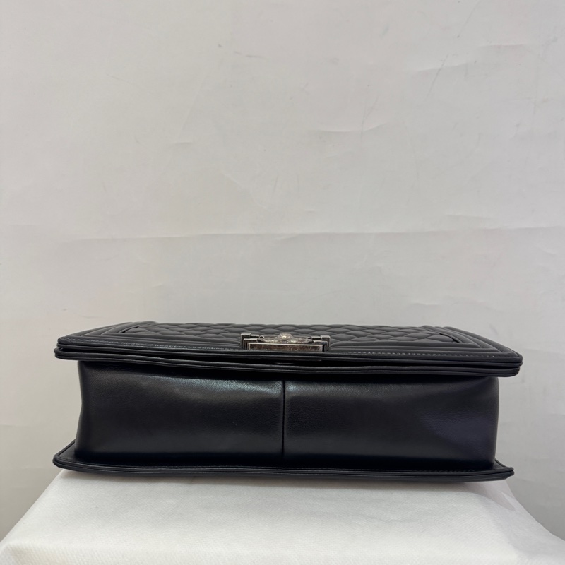 CHANEL荔枝皮黑銀 BOY28cm-4
