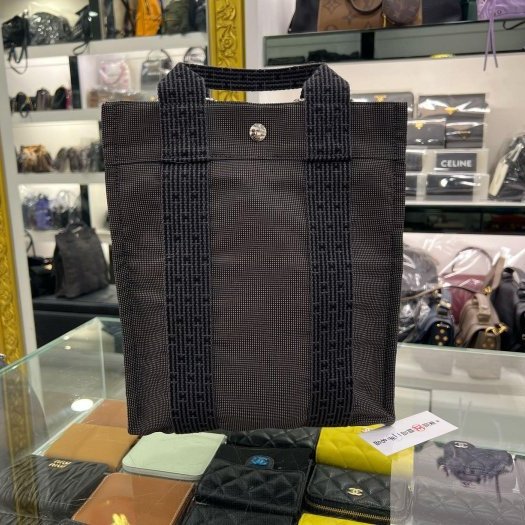 東區正精品㊣HERMES HERLINE 深灰色帆布H LOGO釦子拉鍊手提包公事包帆布包電腦包後背包小款 RZ6132-0