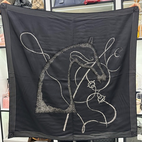 Hermes 限量手工釘珠 馬頭黑色絲巾90x90