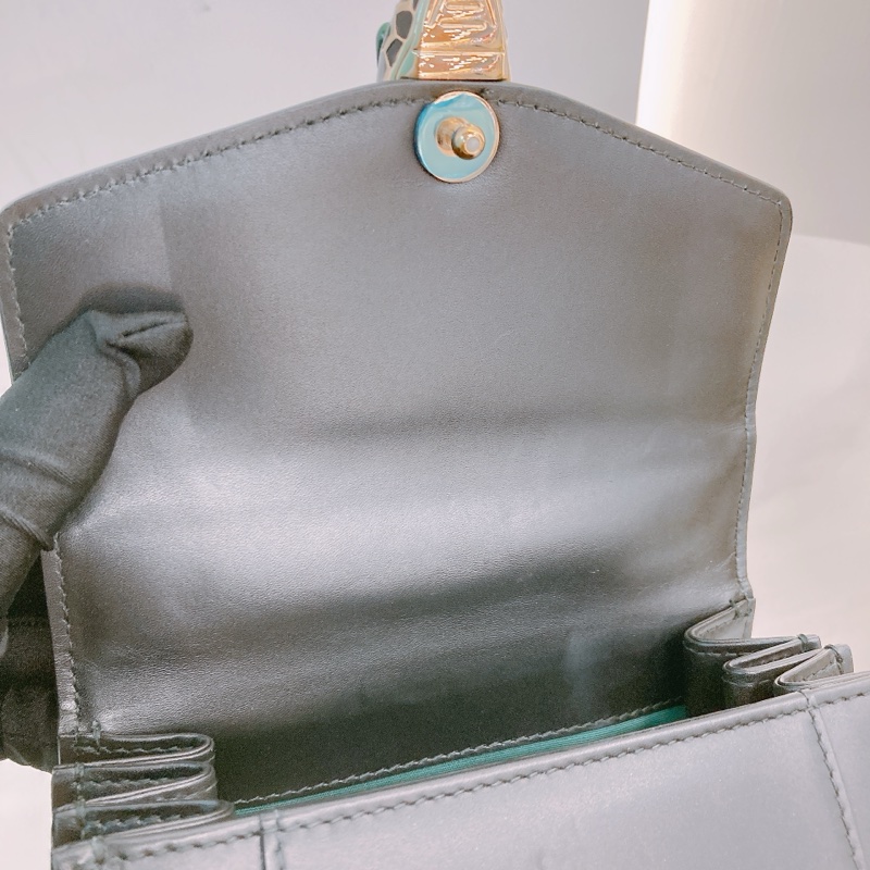 MS0469 BVLGARI 寶格麗蛇頭標誌翻蓋式鍊帶包包SERPENTI FOREVER TOP HANDLE CALFSKIN-22