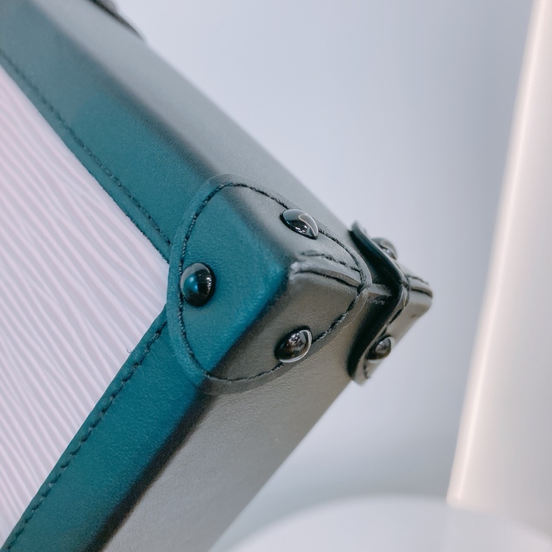 MS0470 LOUIS VUITTON 路易威登樹皮紋硬盒子電話鍊帶包包VERTICAL TRUNK POCHETTE EPI CALFSKIN-9