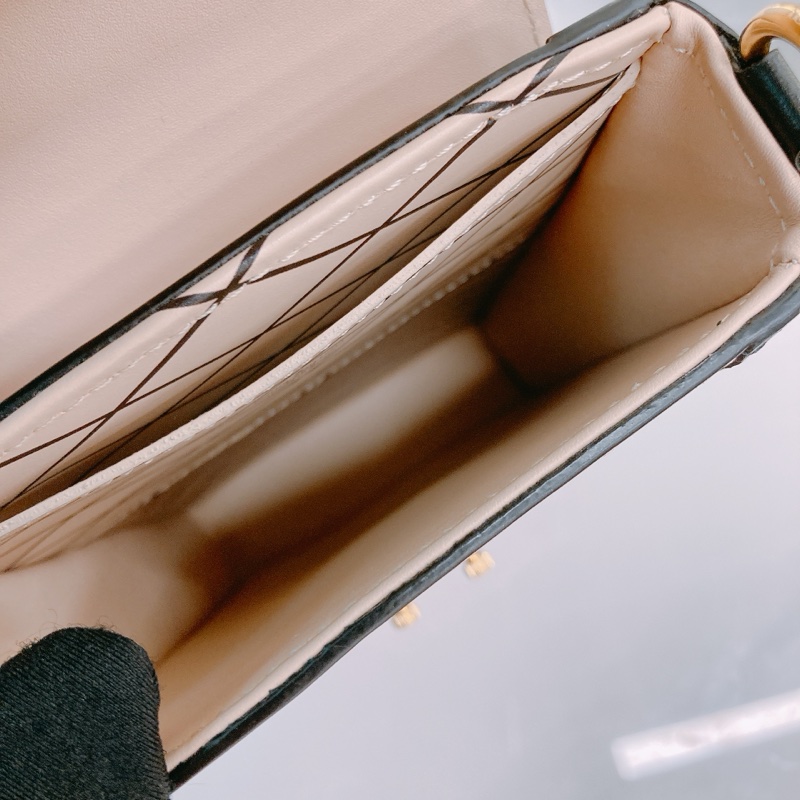 MS0470 LOUIS VUITTON 路易威登樹皮紋硬盒子電話鍊帶包包VERTICAL TRUNK POCHETTE EPI CALFSKIN-14