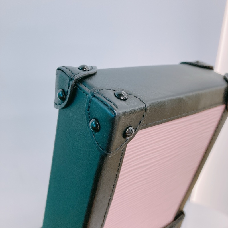 MS0470 LOUIS VUITTON 路易威登樹皮紋硬盒子電話鍊帶包包VERTICAL TRUNK POCHETTE EPI CALFSKIN-26