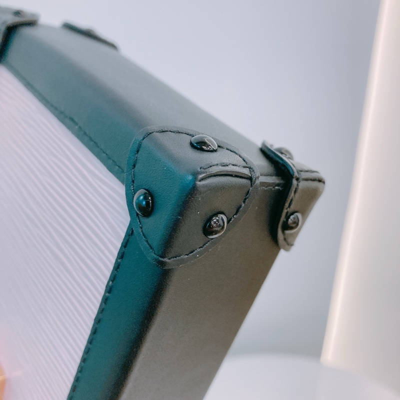 MS0470 LOUIS VUITTON 路易威登樹皮紋硬盒子電話鍊帶包包VERTICAL TRUNK POCHETTE EPI CALFSKIN-27