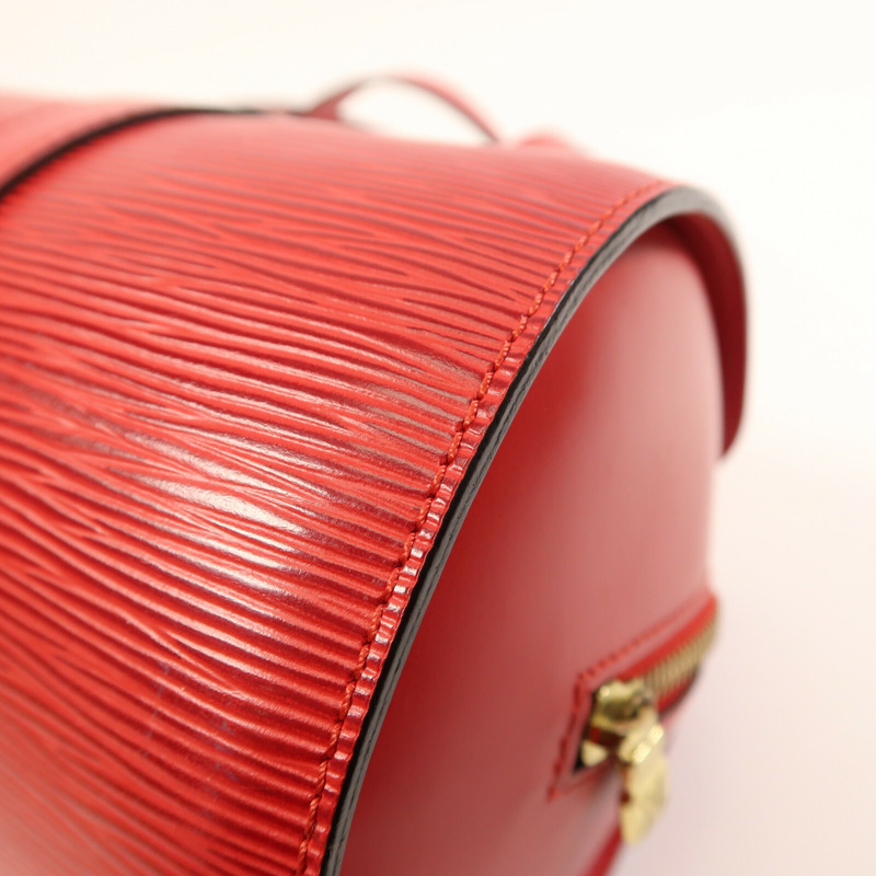 LOUIS VUITTON Epi Soufflot金扣肩背袋-6