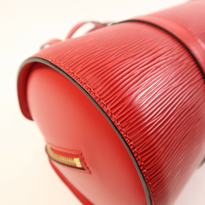 LOUIS VUITTON Epi Soufflot金扣肩背袋-7