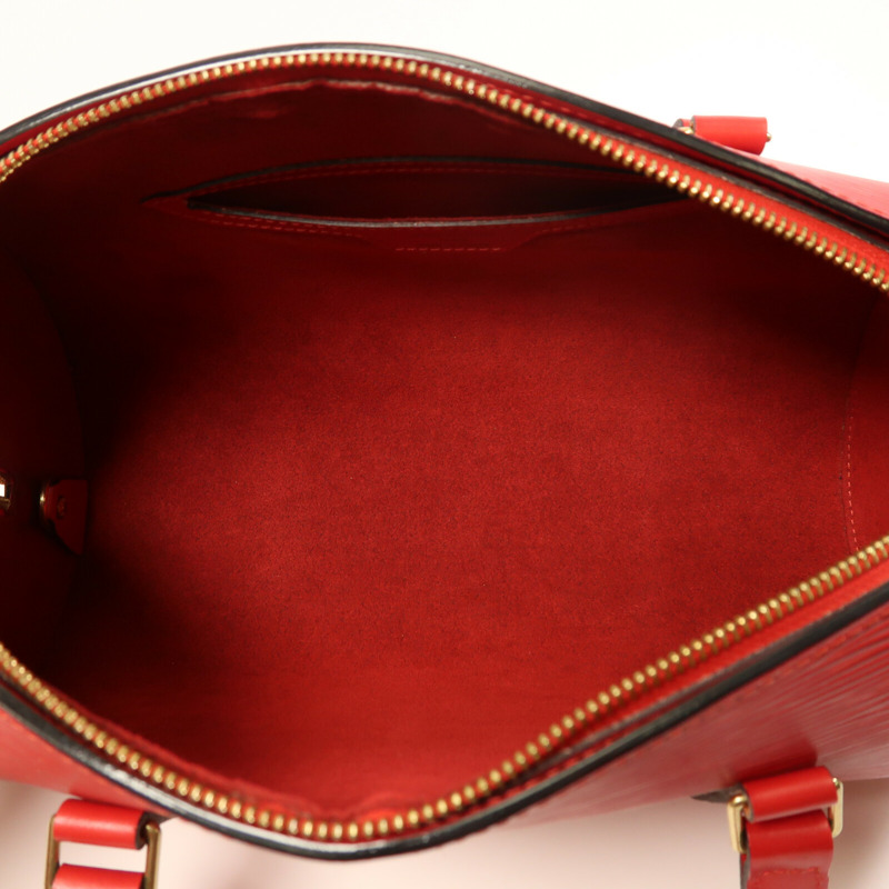LOUIS VUITTON Epi Soufflot金扣肩背袋-13