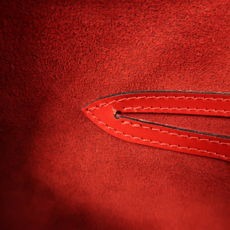 LOUIS VUITTON Epi Soufflot金扣肩背袋-16