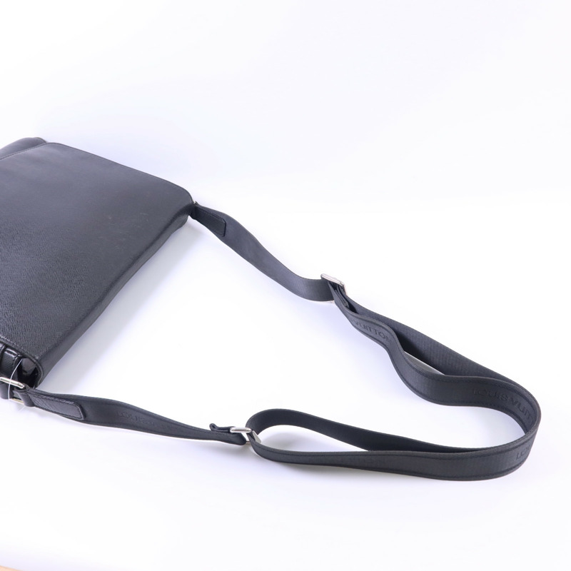 LOUIS VUITTON Taiga Roman MM銀扣肩背袋-4