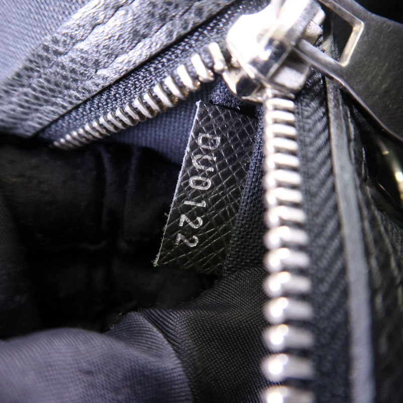 LOUIS VUITTON Taiga Roman MM銀扣肩背袋-7