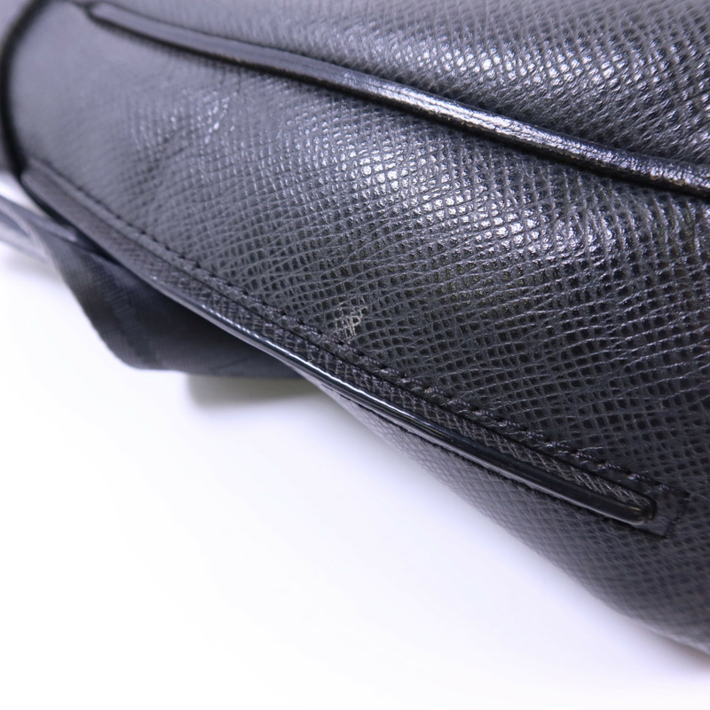 LOUIS VUITTON Taiga Roman MM銀扣肩背袋-16