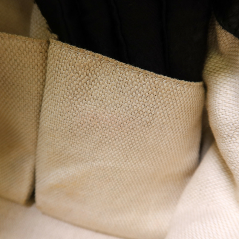 GUCCI 牛皮皮革Soho金扣肩背袋-18