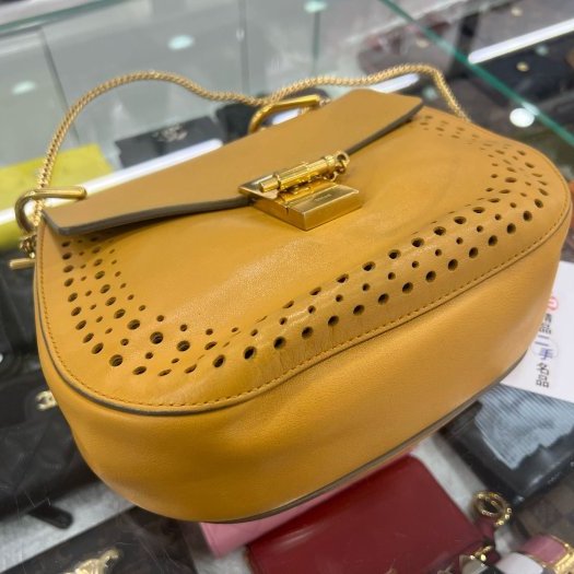 東區正精品㊣Chloe Drew 駝色全皮洞洞金扣小豬包斜背包 RZ3965-7