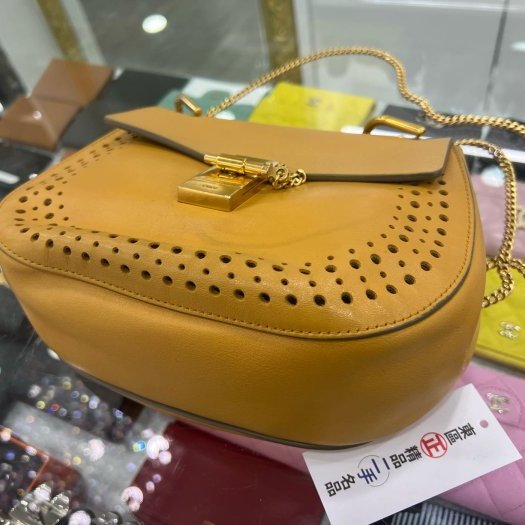 東區正精品㊣Chloe Drew 駝色全皮洞洞金扣小豬包斜背包 RZ3965-8