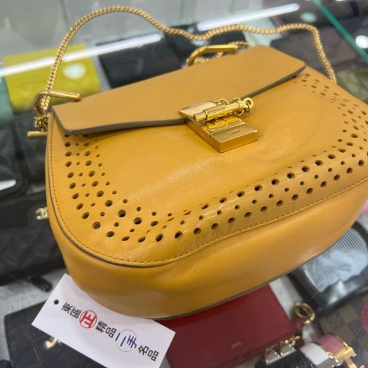 東區正精品㊣Chloe Drew 駝色全皮洞洞金扣小豬包斜背包 RZ3965-9