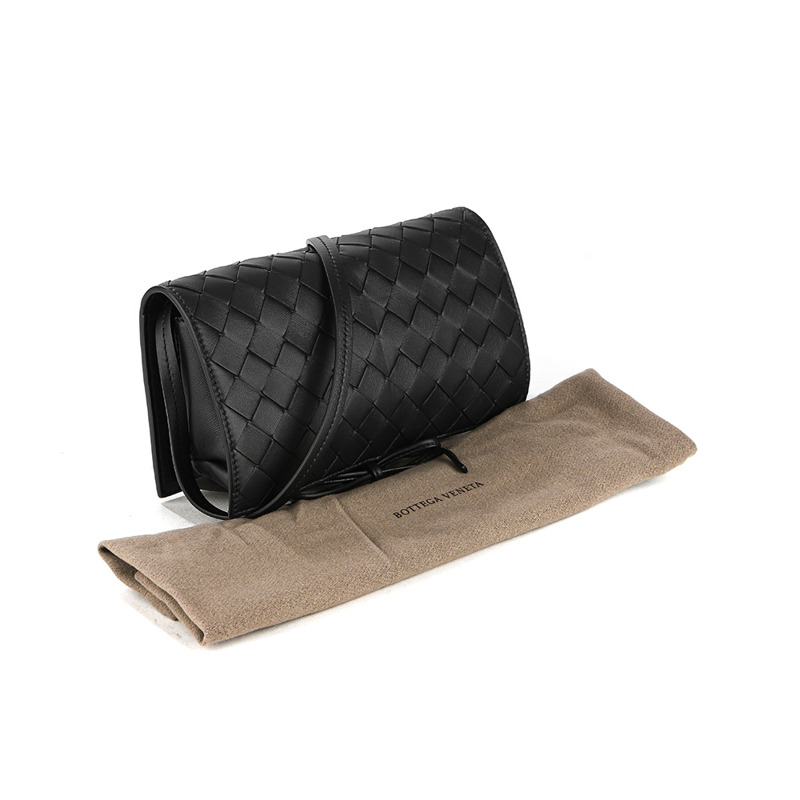 BOTTEGA VENETA 24SS 女士斜背包-15