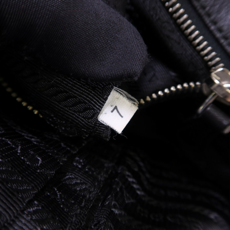 PRADA 牛皮皮革Shoulder Bag銀扣肩背袋-7