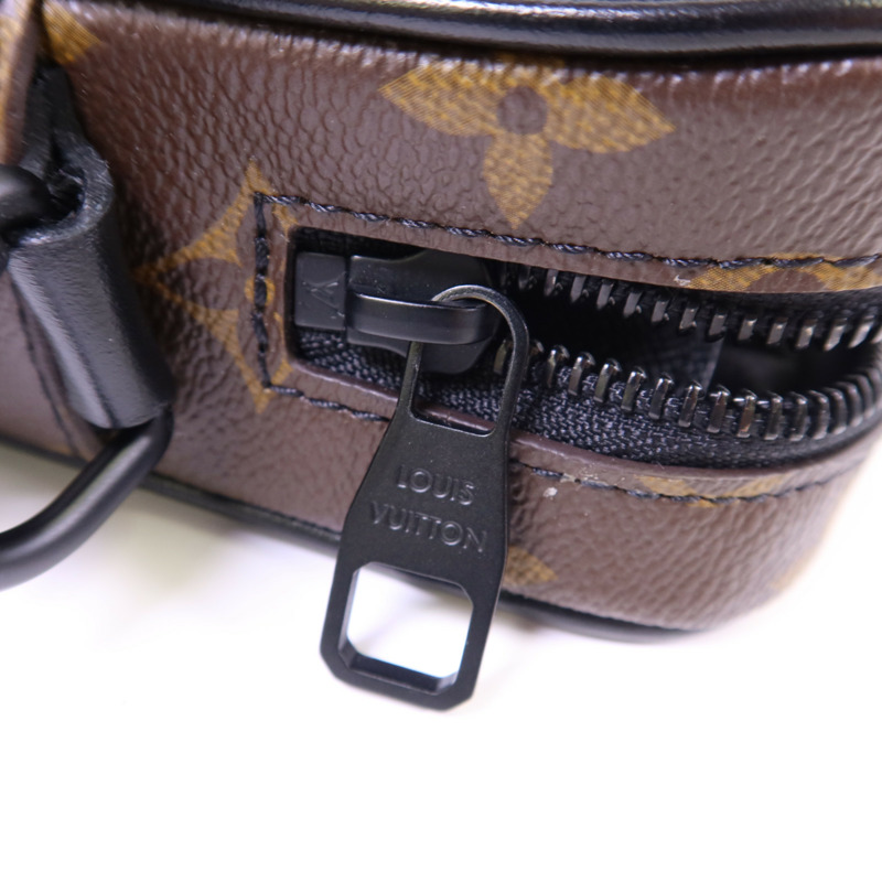 LOUIS VUITTON Monogram Macassar Christopher Wearable Wallet肩背袋-8