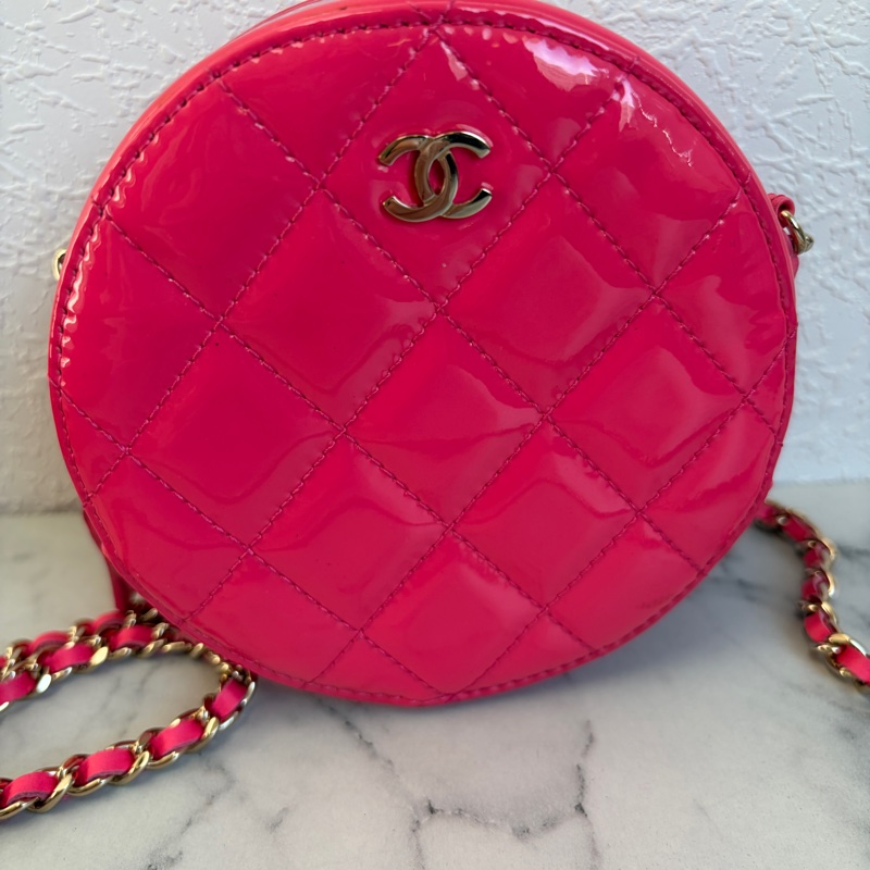 Chanel 桃粉色漆皮圓餅鏈包❣️可愛第一名-1