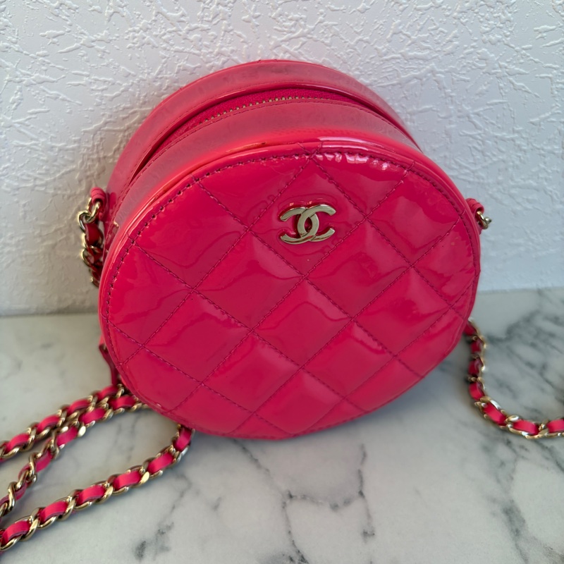 Chanel 桃粉色漆皮圓餅鏈包❣️可愛第一名-17