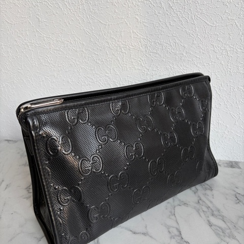 Gucci 黑色壓紋手拿包💙