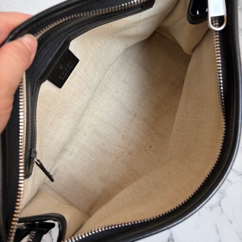 Gucci 黑色壓紋手拿包💙-6