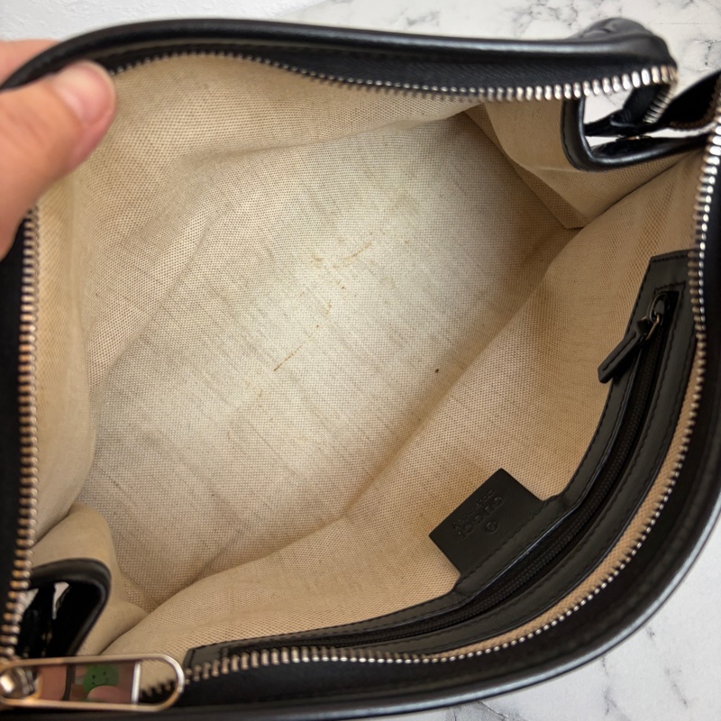 Gucci 黑色壓紋手拿包💙-16