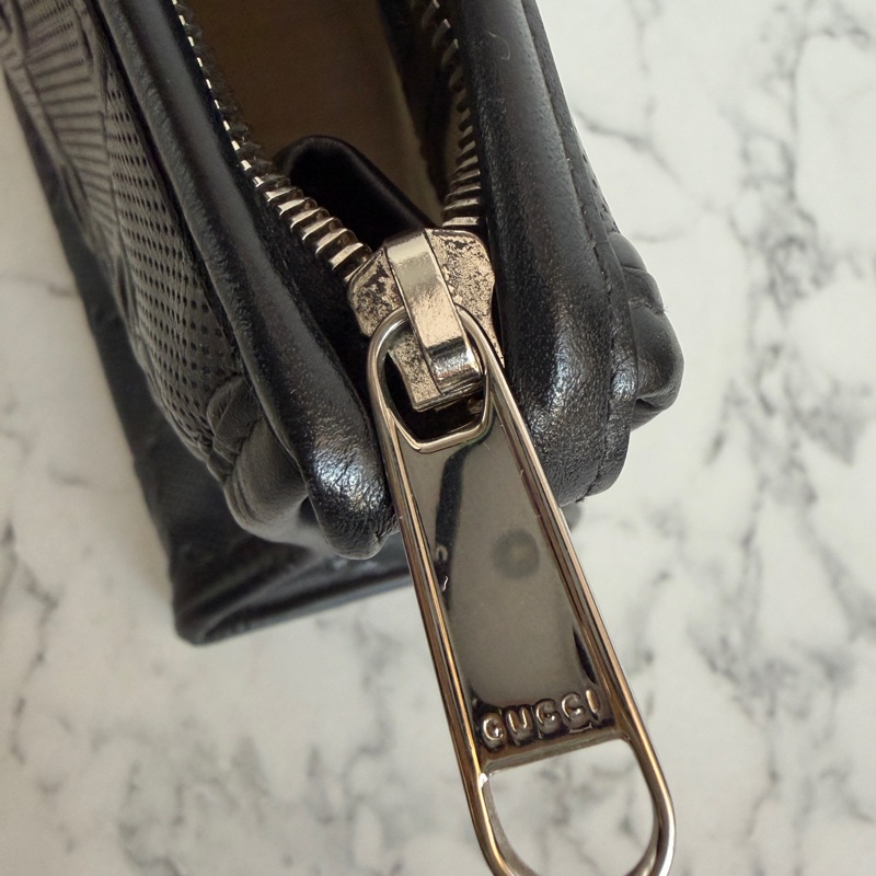 Gucci 黑色壓紋手拿包💙-17