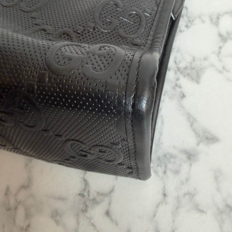 Gucci 黑色壓紋手拿包💙-20