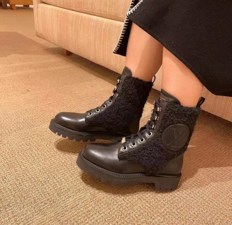 全新 LV 路易威登 黑色 皮革 羊毛 拼接 短靴 尺碼:36-7