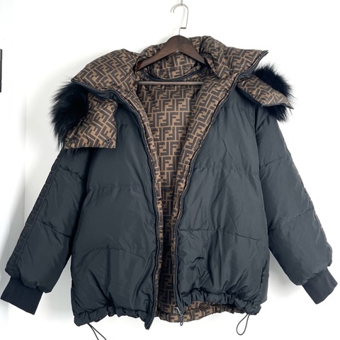 芬迪 FF印花雙面羽絨服全新s碼帶吊牌