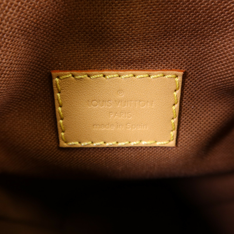 LOUIS VUITTON Monogram Fold Me Pouch金扣肩背袋-6