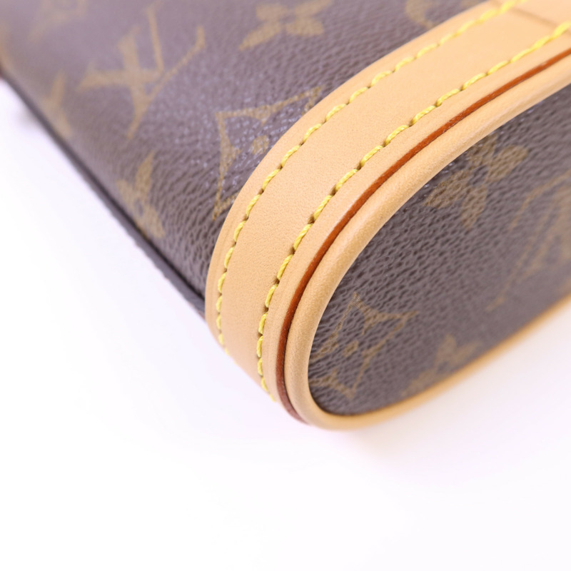 LOUIS VUITTON Monogram Fold Me Pouch金扣肩背袋-13