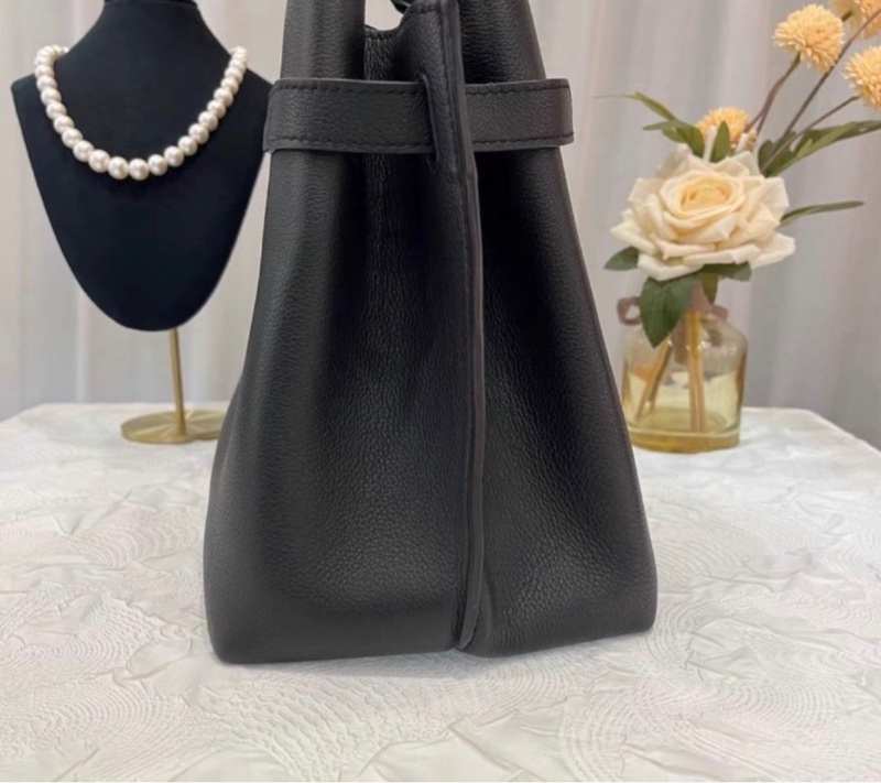 LV Lockme Day 黑色全皮手提肩背包31*24*16 99新配件塵袋-2