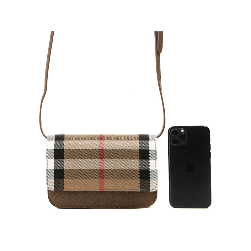 BURBERRY 24SS 女士斜背包-17