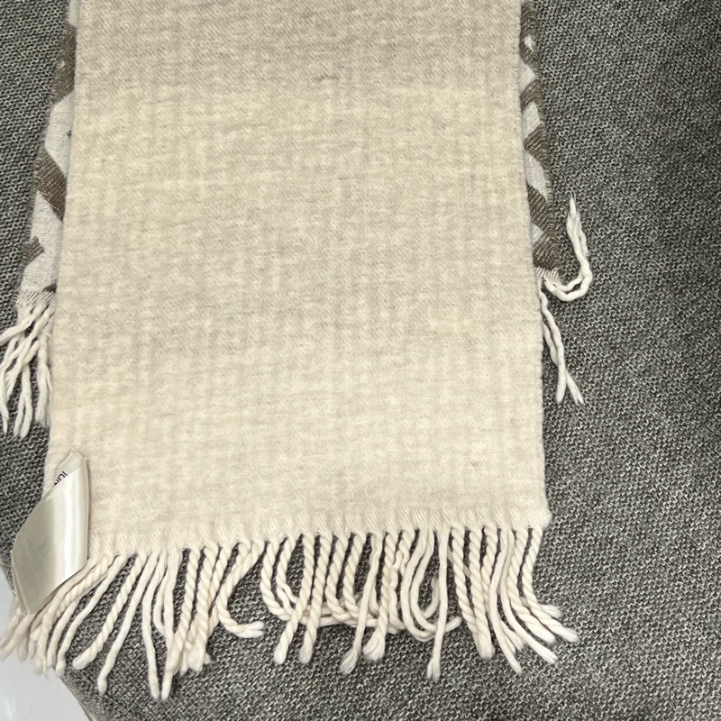 Fendi cashmere 克什米爾 漸層灰圍巾 專櫃3萬多-3