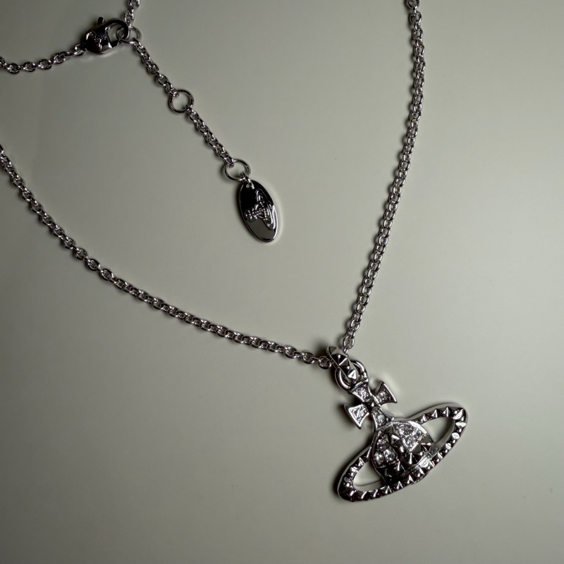 Vivienne Westwood🪐 Mayfair Bas Relief Earrings經典款項鍊 卯釘設計-4