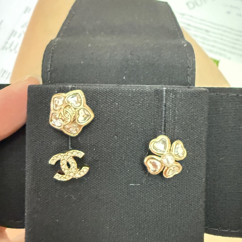 香奈兒。25B三件組小耳環。-0